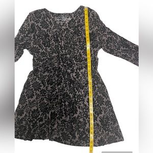 oma Loungewear Dress Size Large, tan and black, polyester/rayon